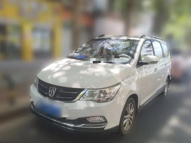 Baojun 730 2014 1.5L manual Comfort version 7 seats