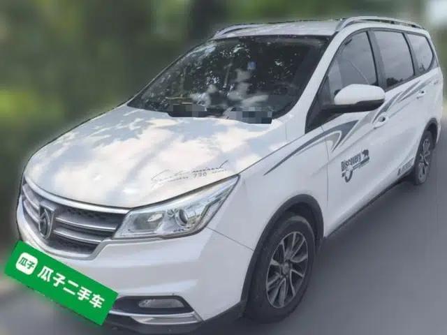 Baojun 730 2021 1.5L Manual Fashion Version 7 Seats