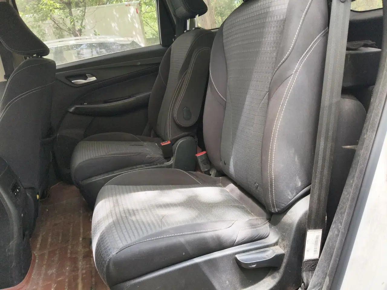 Baojun 730 2021 1.5L Manual Fashion Version 7 Seats — миниатюра 17