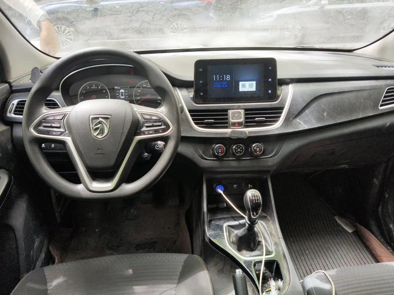 Baojun 730 2021 1.5L Manual Fashion Version 7 Seats — миниатюра 9