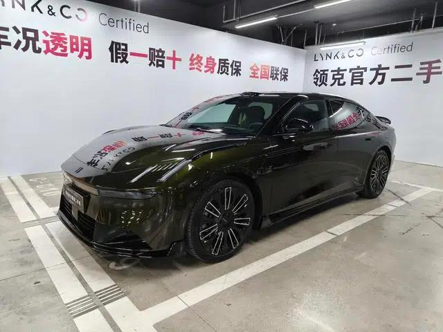 Lynk & Co 10 EM-P 2025 240 AWD Ultra Sport Edition