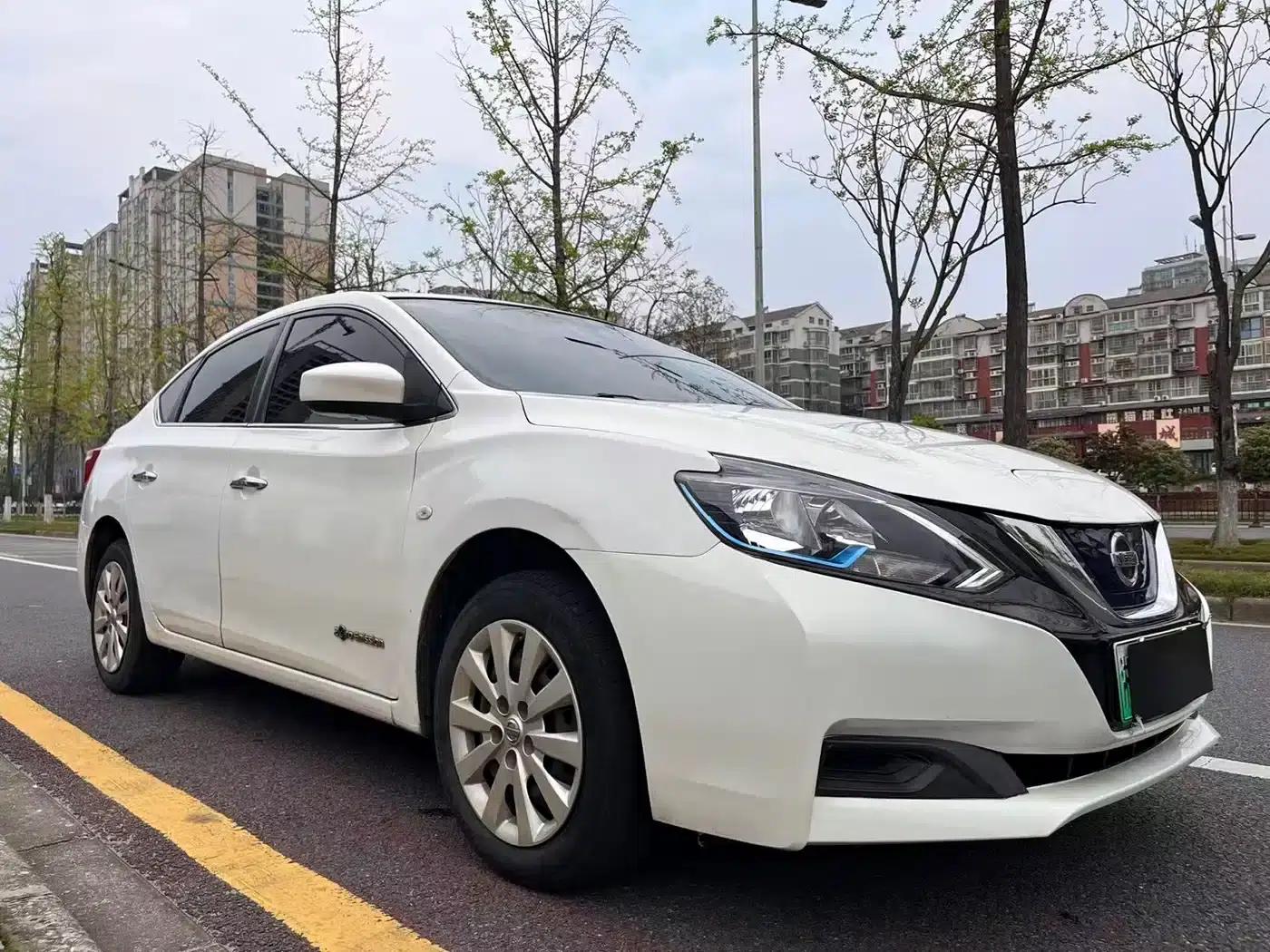 Nissan Sylphy EV 2018 Smart Edition — миниатюра 3