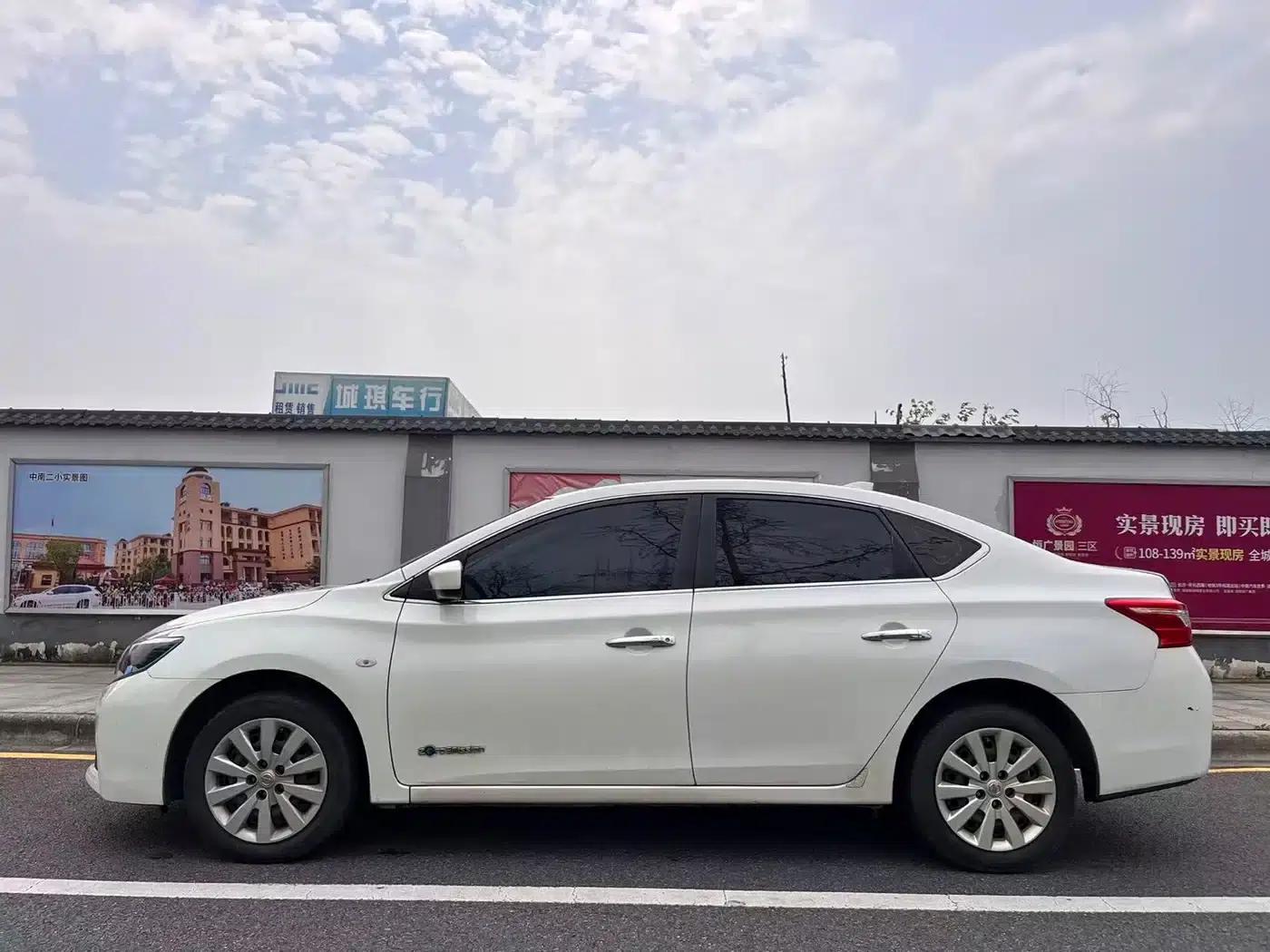 Nissan Sylphy EV 2018 Smart Edition — миниатюра 4