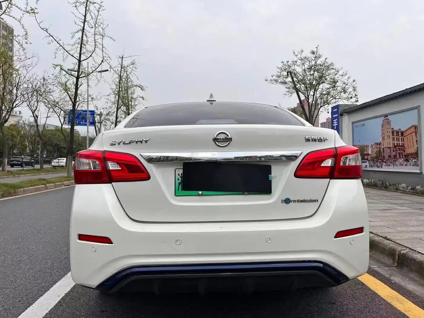 Nissan Sylphy EV 2018 Smart Edition — миниатюра 9