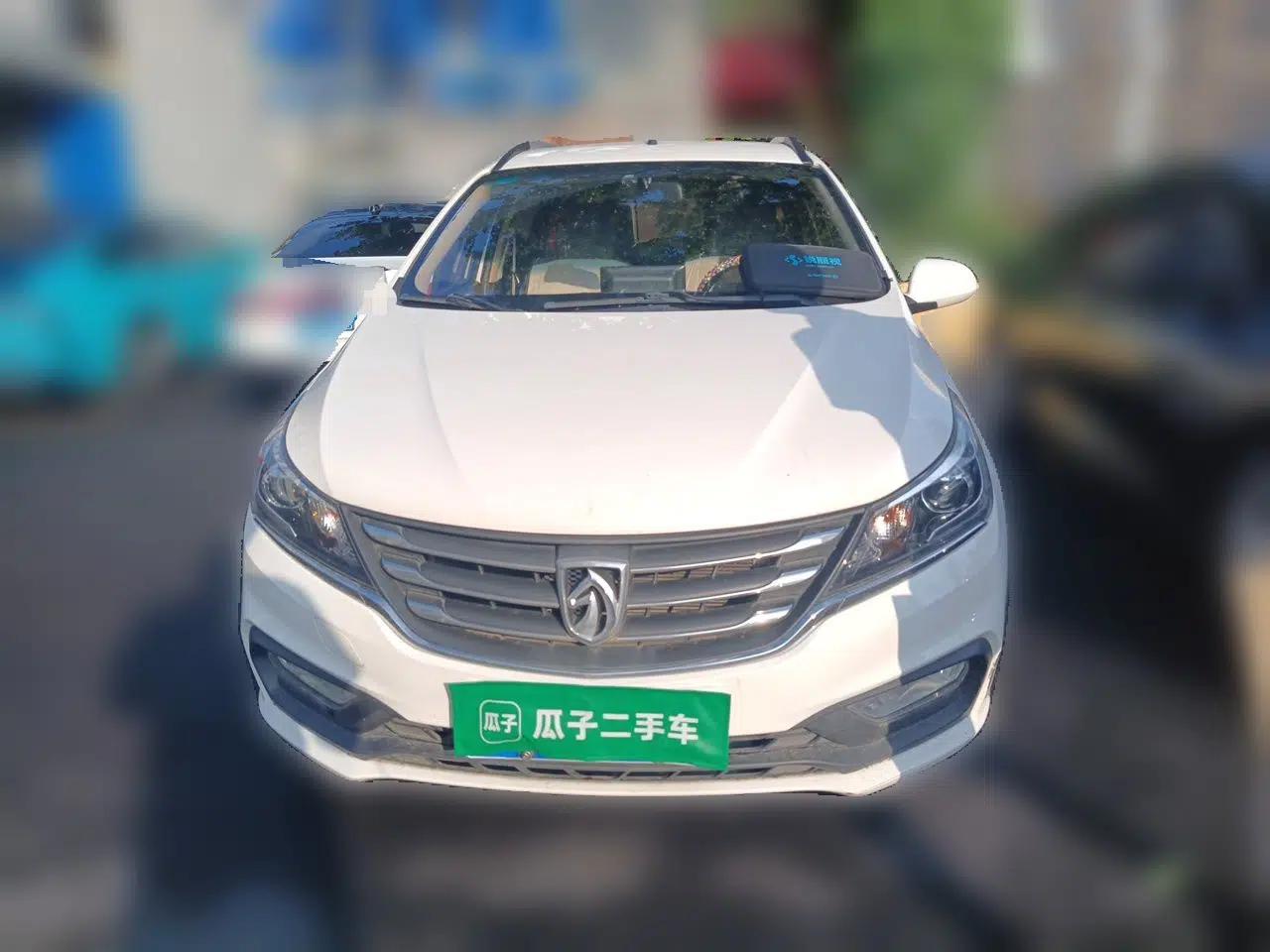 Baojun 310W 2017 1.5L Manual Comfort Version China VI Emission Standard — миниатюра 2