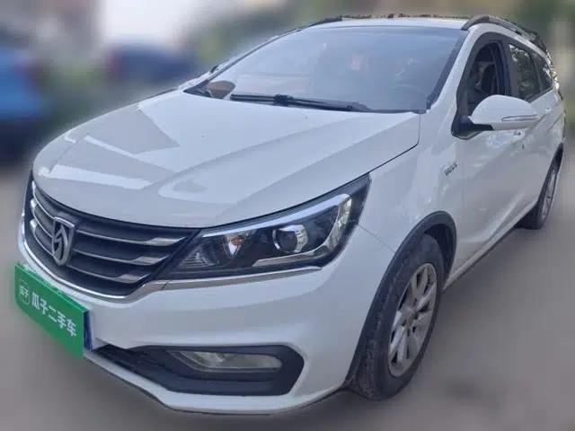 Baojun 310W 2017 1.5L Manual Fashion Model China V