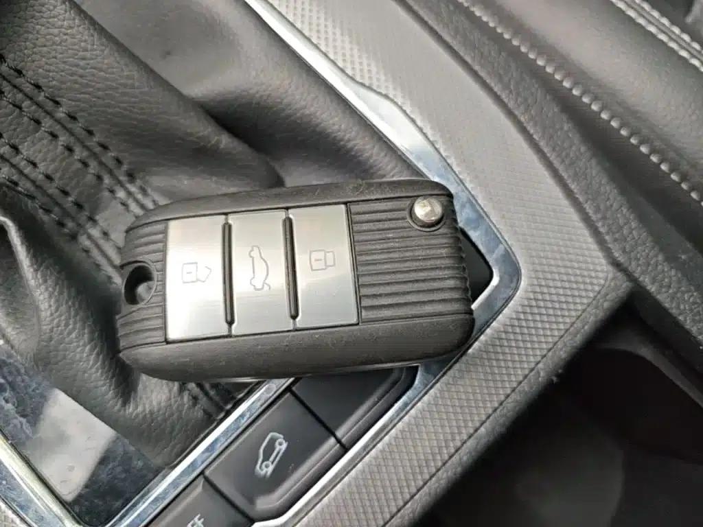 Roewe RX5 2016 30T 2WD Automatic Internet Smart Edition — миниатюра 9