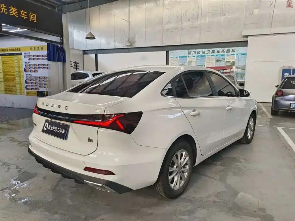 Roewe i5 2023 1.5L CVT Luxury Edition — миниатюра 4