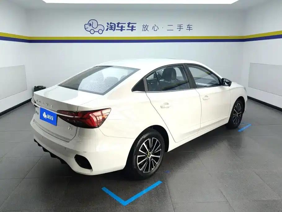 Roewe i5 2021 1.5L CVT Star Edition — миниатюра 3