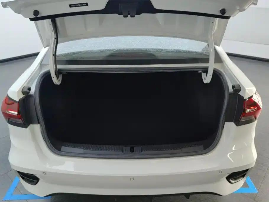 Roewe i5 2021 1.5L CVT Star Edition — миниатюра 4