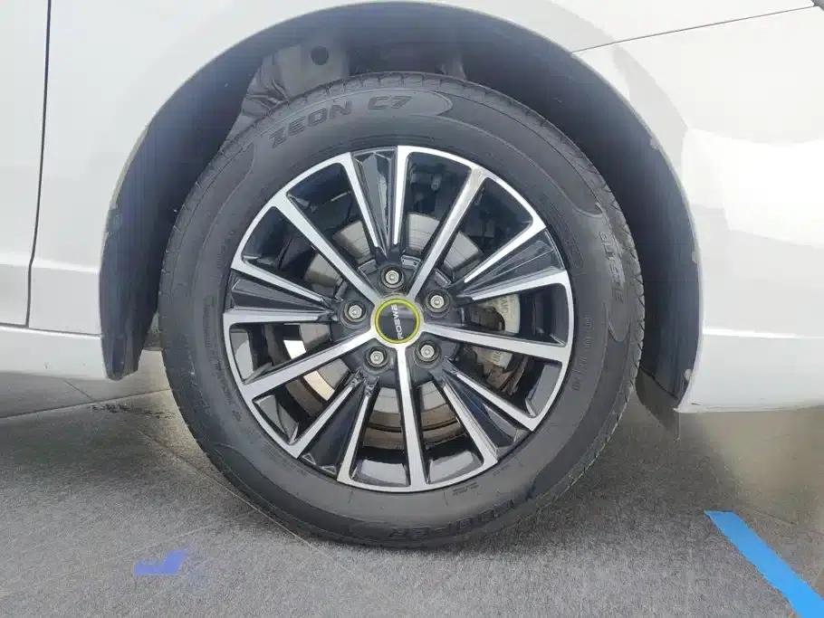 Roewe i5 2021 1.5L CVT Star Edition — миниатюра 6