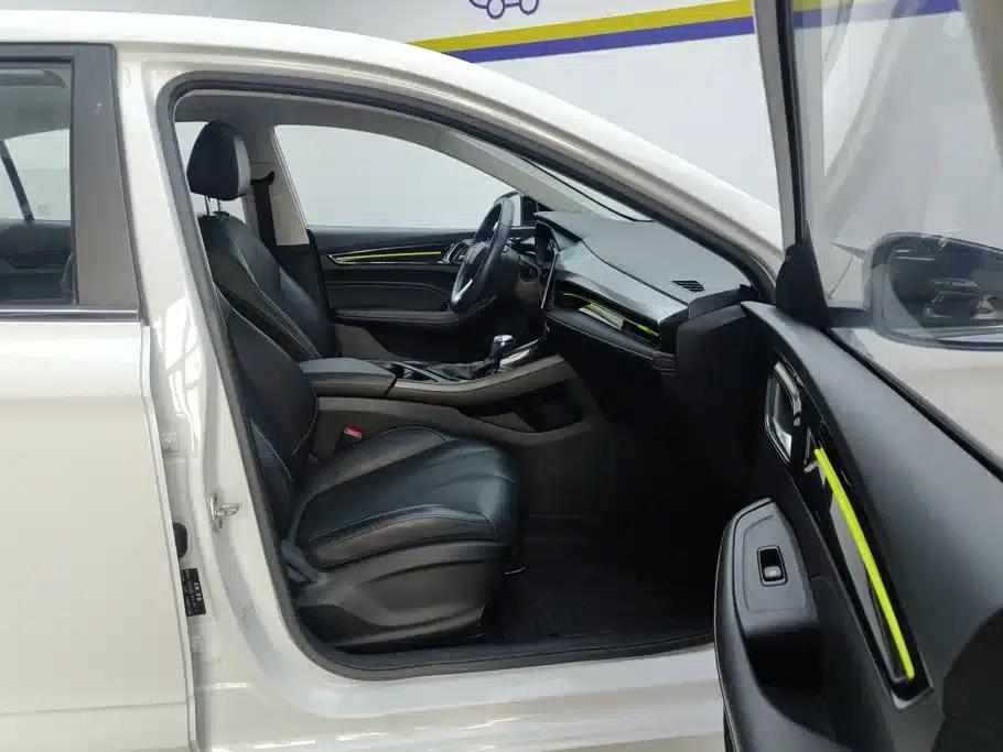 Roewe i5 2021 1.5L CVT Star Edition — миниатюра 8