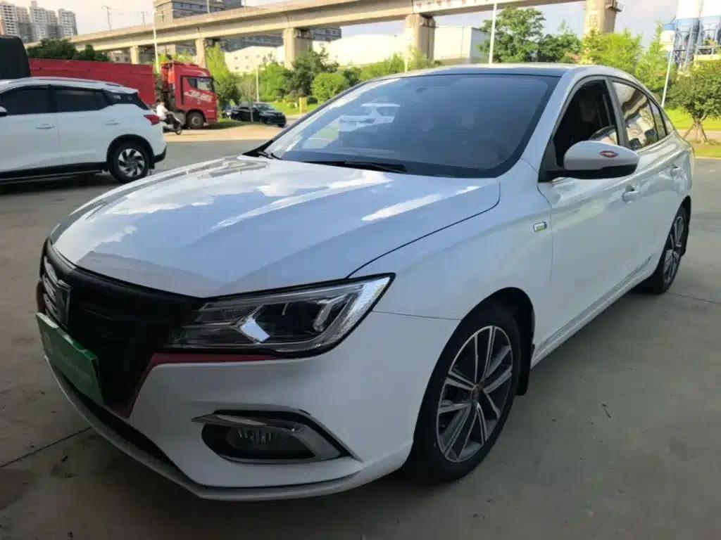 Roewe i5 2019 20T Automatic 4G Connected Super Flagship Edition — миниатюра 2