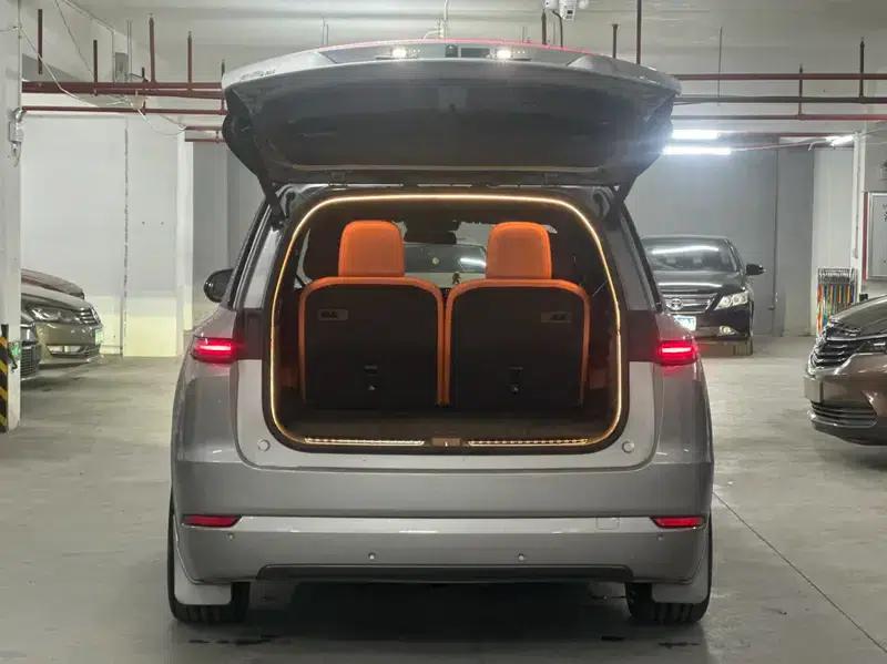 Li Auto L9 2022 Max Edition — миниатюра 17