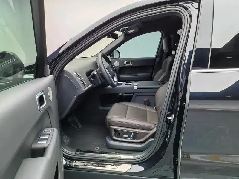 Li Auto L9 2022 Max Edition — миниатюра 17