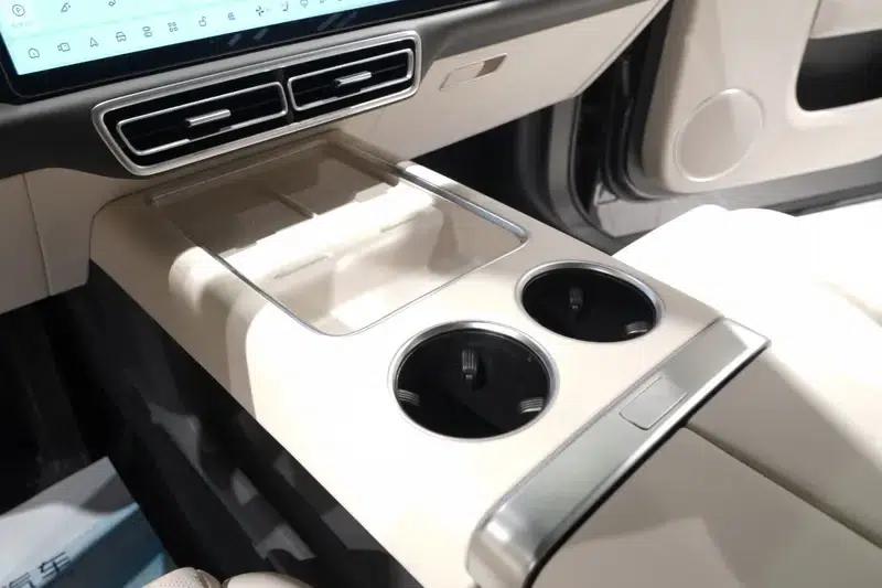 Li Auto L9 2022 Max Edition — миниатюра 10