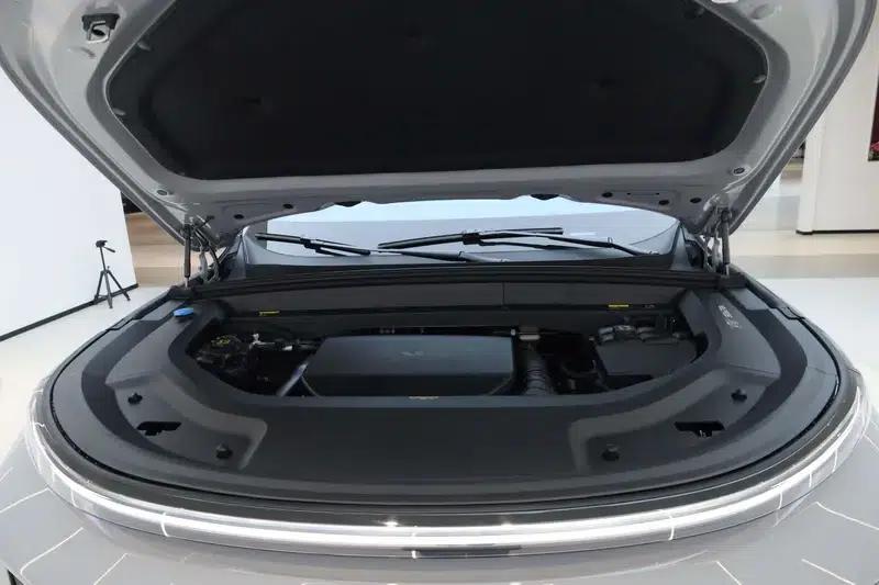 Li Auto L9 2025 Ultra Intelligent Renewal Edition — миниатюра 8