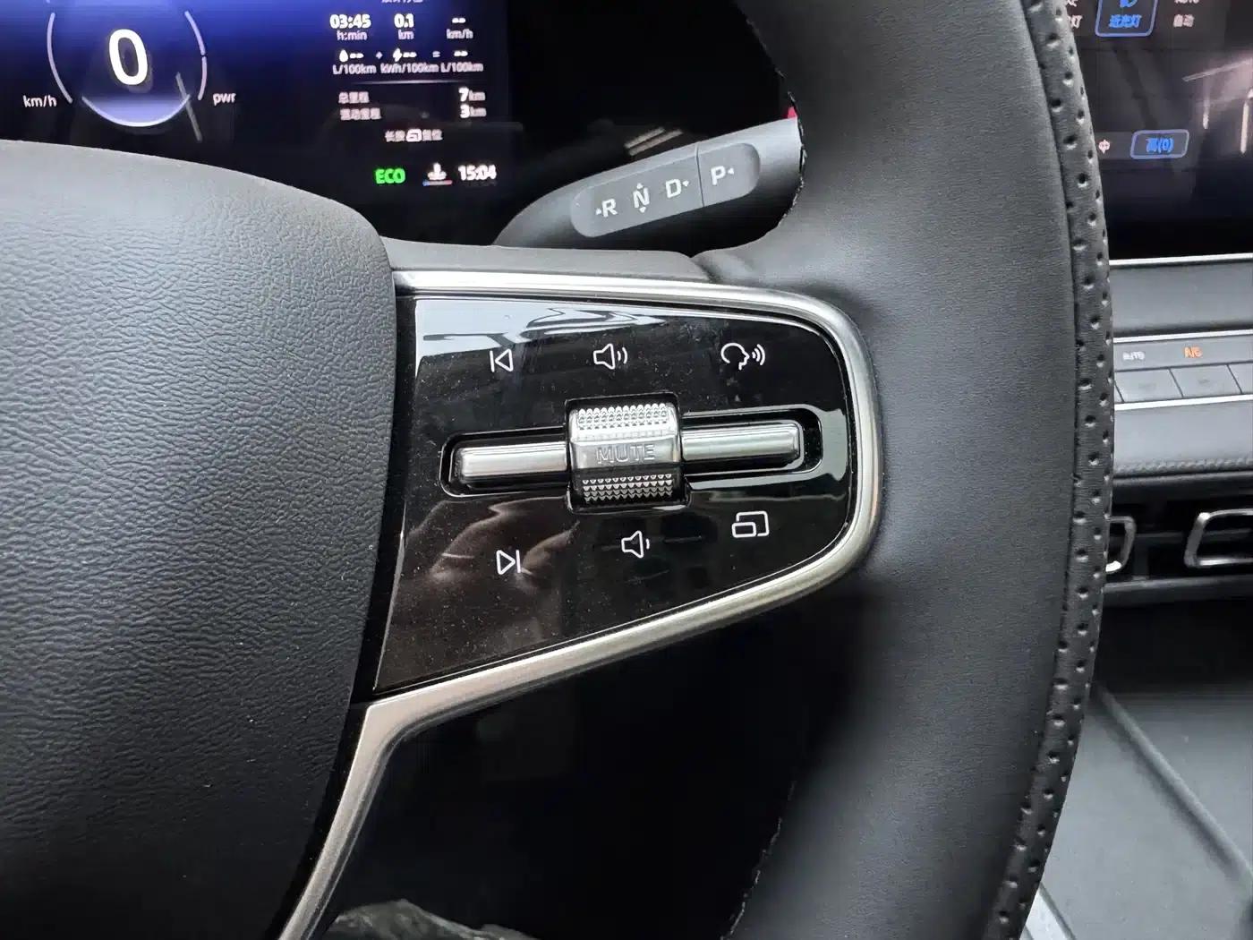 Roewe D7 2023 DMH 125km Super Edition — миниатюра 22