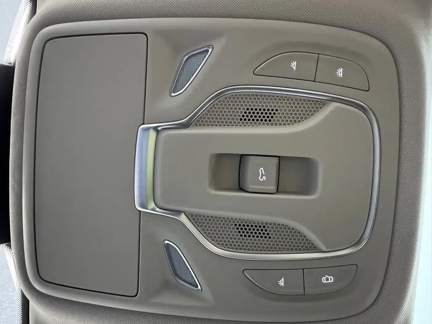 Roewe D7 2023 DMH 125km Super Edition — миниатюра 27