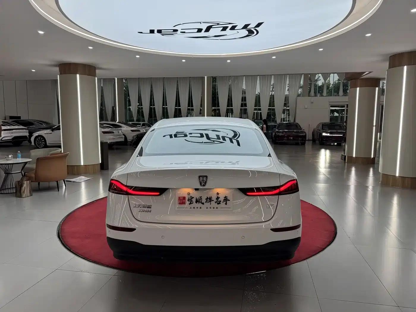Roewe D7 2023 DMH 125km Super Edition — миниатюра 6