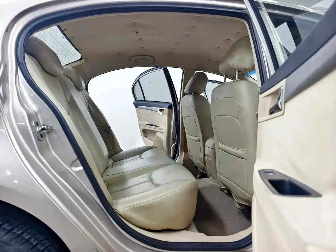 Roewe 350 2014 1.5L Automatic Speedway Edition — миниатюра 15