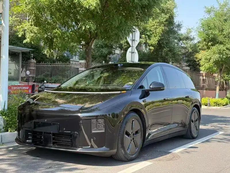 Li Auto i8 2025 Standard Edition — миниатюра 1