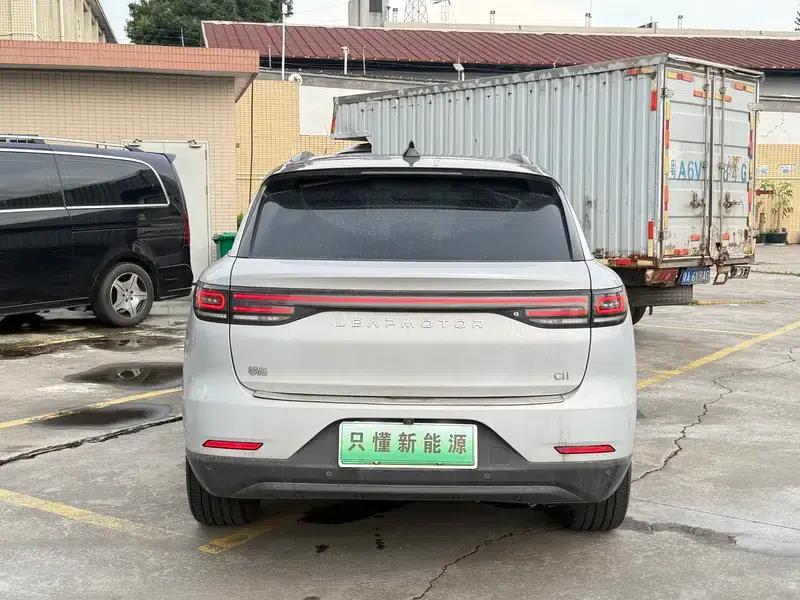 Leapmotor C11 2023 Range Extended Electric 300 Smart Edition — миниатюра 6