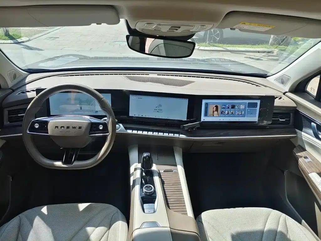Roewe RX9 2023 2.0T AWD Premium Edition — миниатюра 8