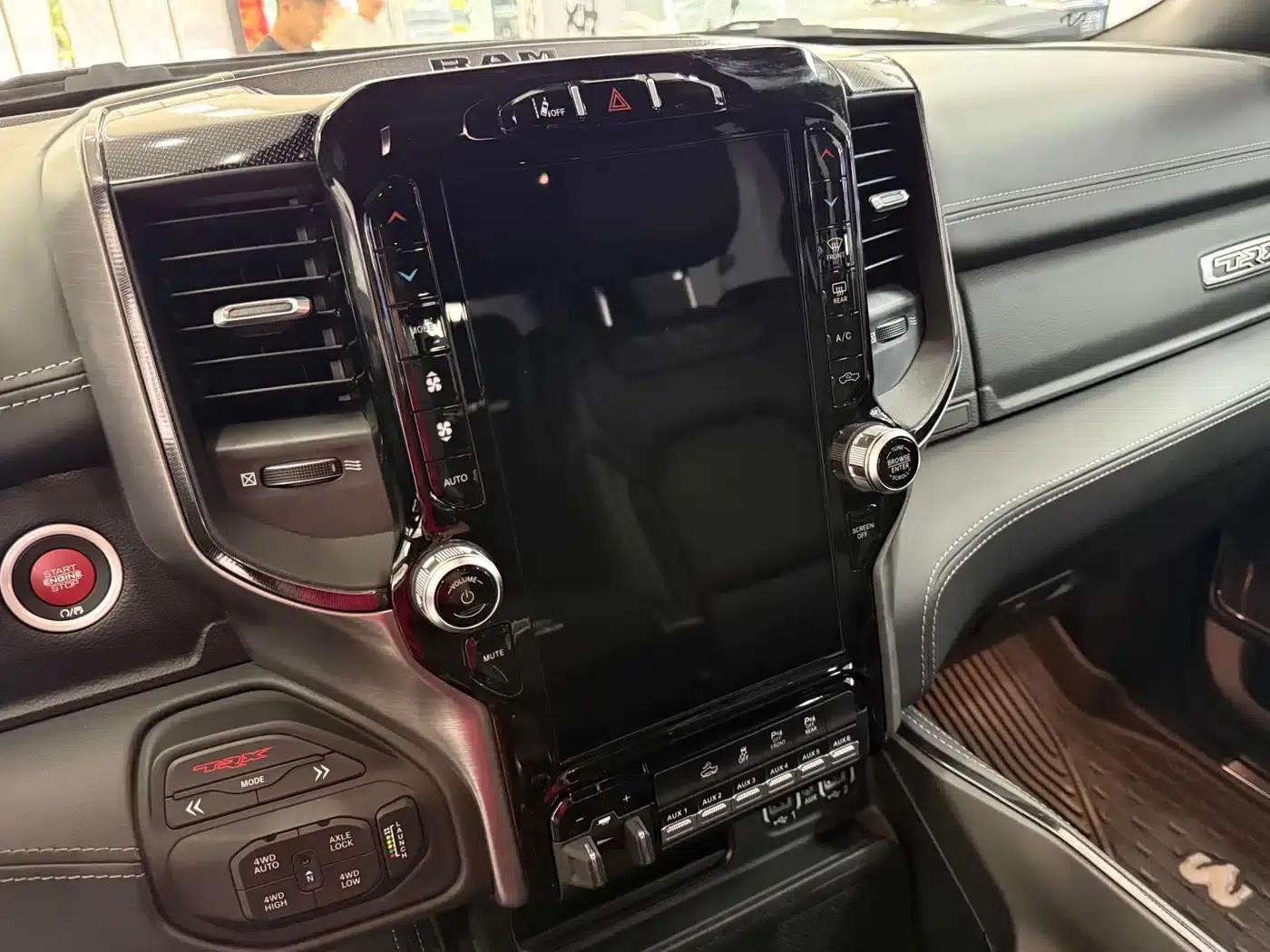 RAM Trucks Tyrannosaurus Rex 2023 6.2T Automatic — миниатюра 6