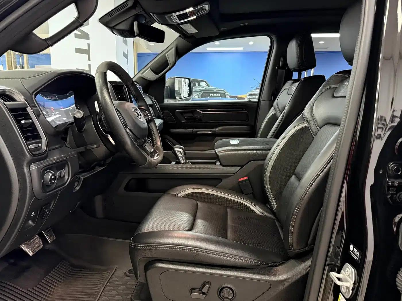 RAM Trucks Tyrannosaurus Rex 2023 6.2T Automatic — миниатюра 10