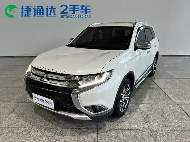 Outlander 2016 2.4L 4WD Luxury 7-Seater