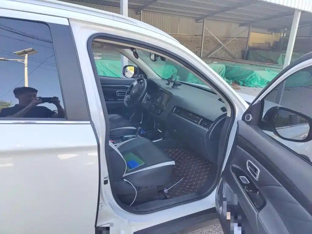 Outlander 2019 2.4L 2WD Premium Edition 5-seater (National V Emission Standard) — миниатюра 22