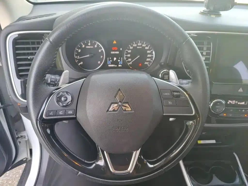 Outlander 2019 2.4L 2WD Premium Edition 5-seater (National V Emission Standard) — миниатюра 7