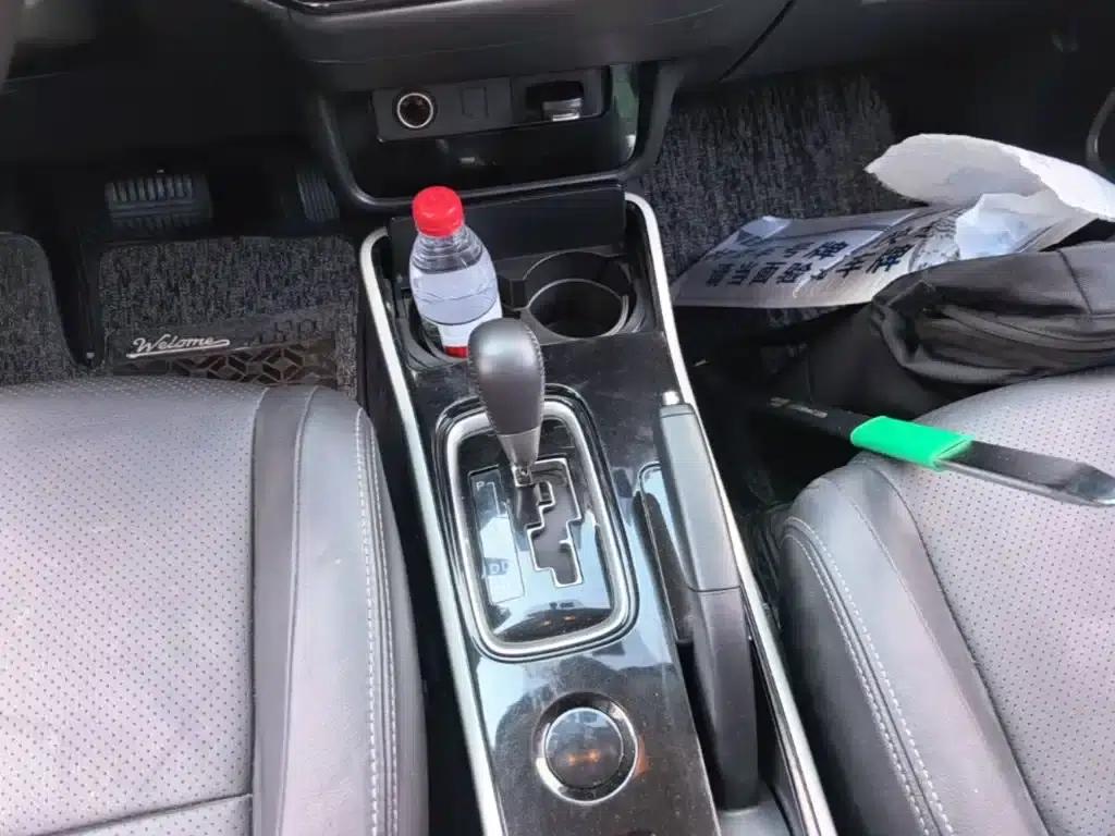 Outlander 2018 2.0L 2WD Joyful Edition 7-seater — миниатюра 14
