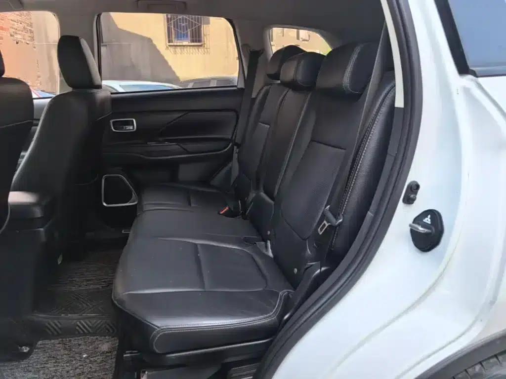 Outlander 2018 2.0L 2WD Joyful Edition 7-seater — миниатюра 17