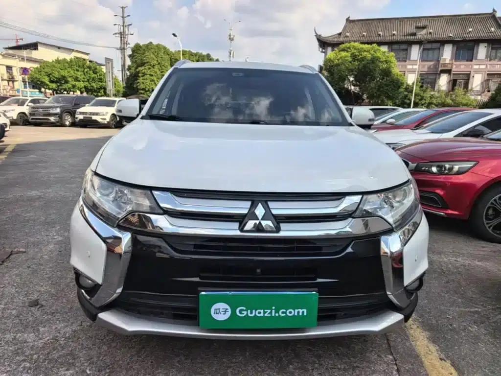 Outlander 2018 2.0L 2WD Joyful Edition 7-seater — миниатюра 3