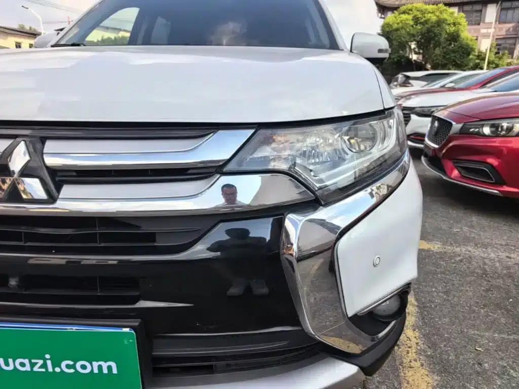 Outlander 2018 2.0L 2WD Joyful Edition 7-seater — миниатюра 24
