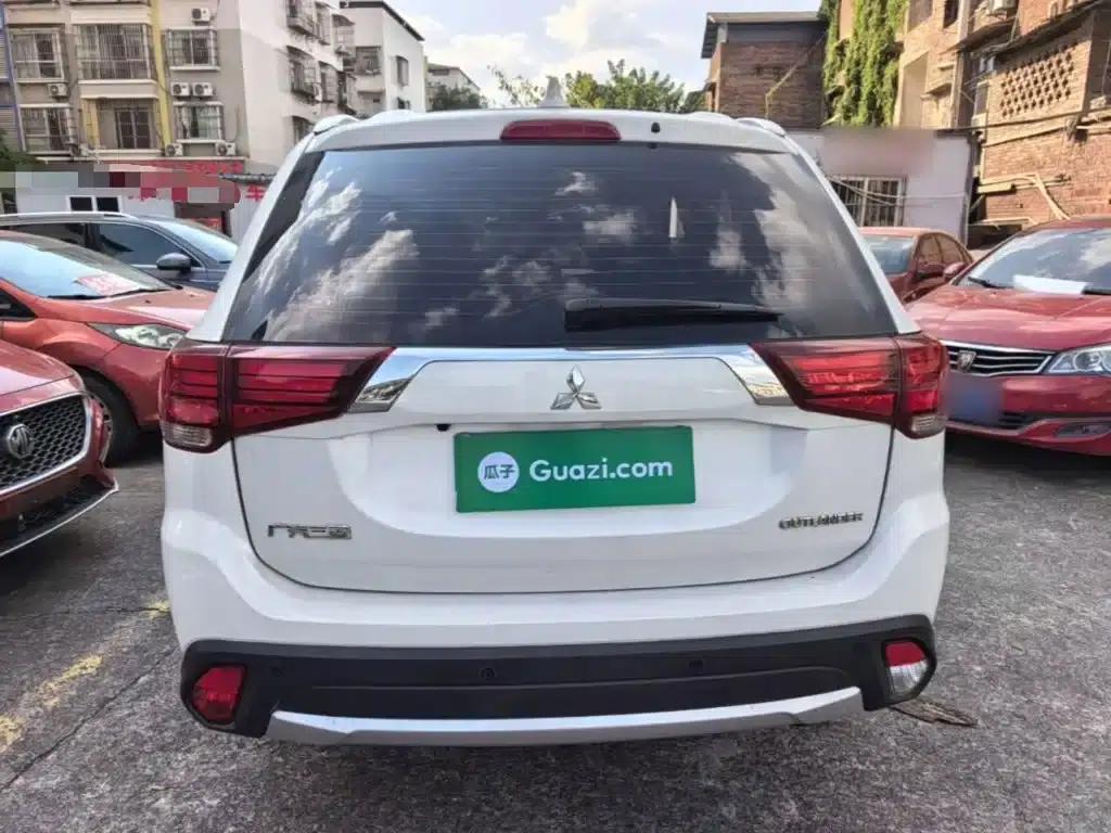 Outlander 2018 2.0L 2WD Joyful Edition 7-seater — миниатюра 6