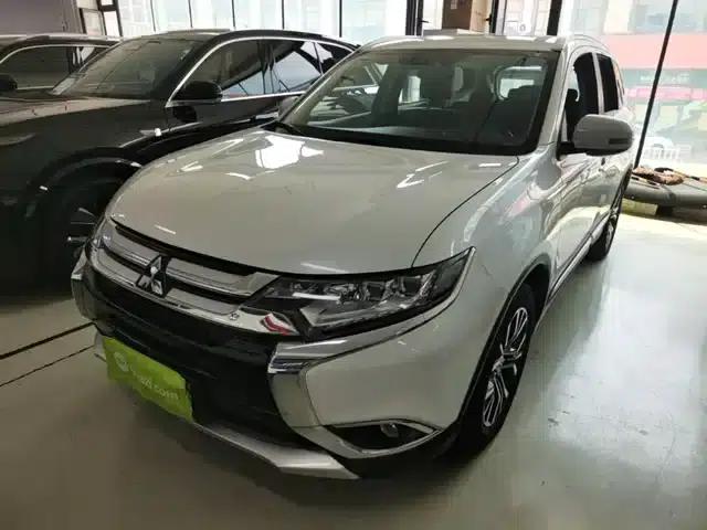 Outlander 2018 2.4L 4WD Elite Edition 5-seater