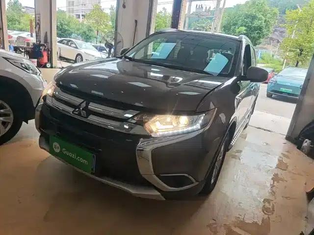 Outlander 2016 2.0L 2WD Fashion Edition 5-seater