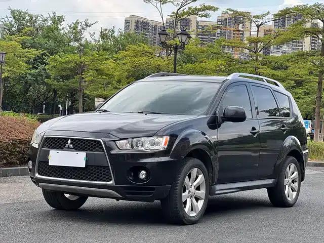 2010 Outlander 2.4 Fashion Edition (Imported)