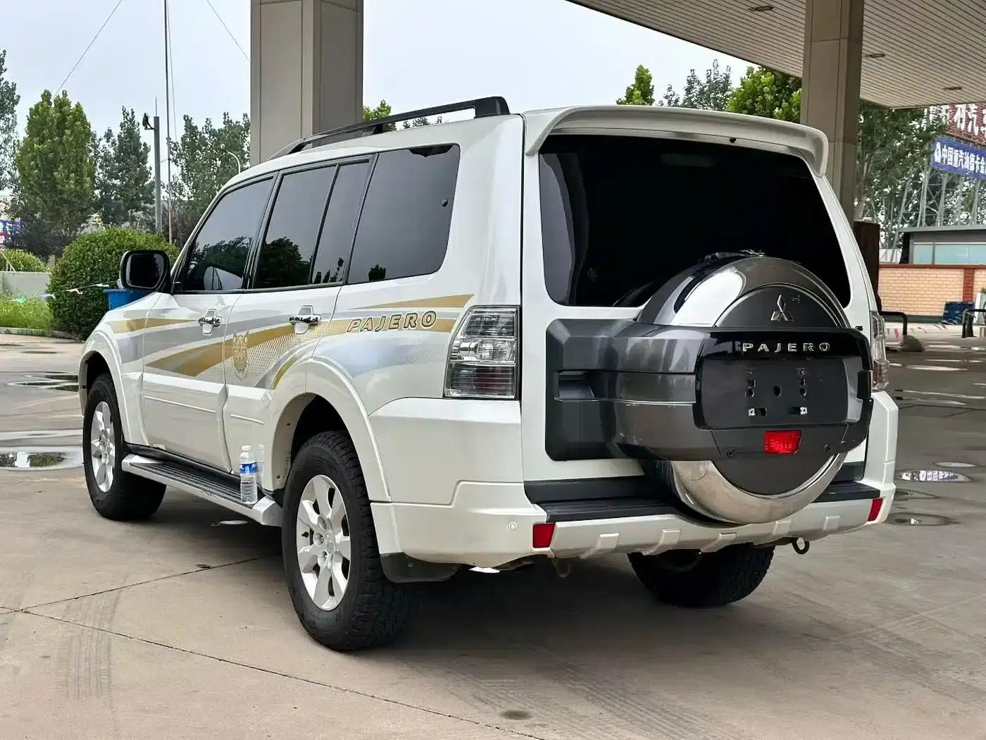 2020 Pajero Imported 3.0L Automatic Luxury Edition — миниатюра 9