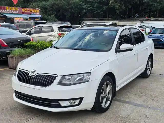 Octavia 2016 1.6L Automatic Smart Edition