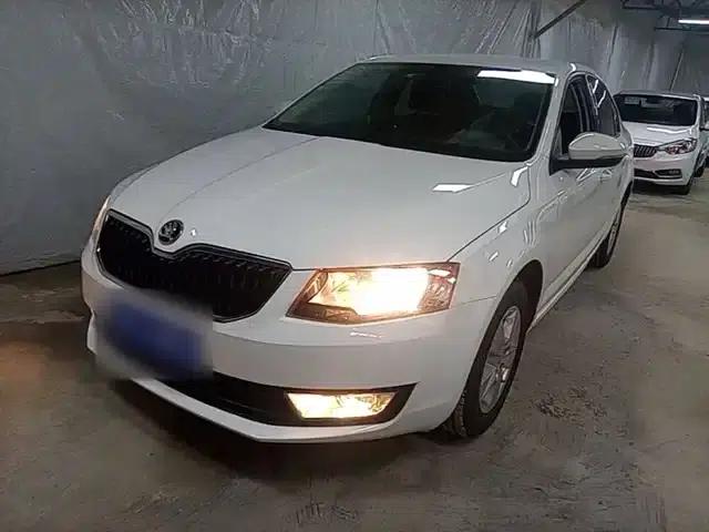 Octavia 2015 1.6L Automatic Elegance Edition
