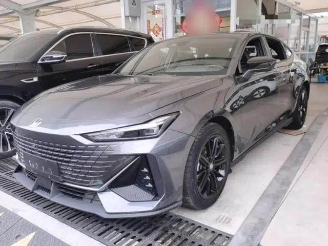 CHANGAN UNI-V 2023 1.5T Prestige Model