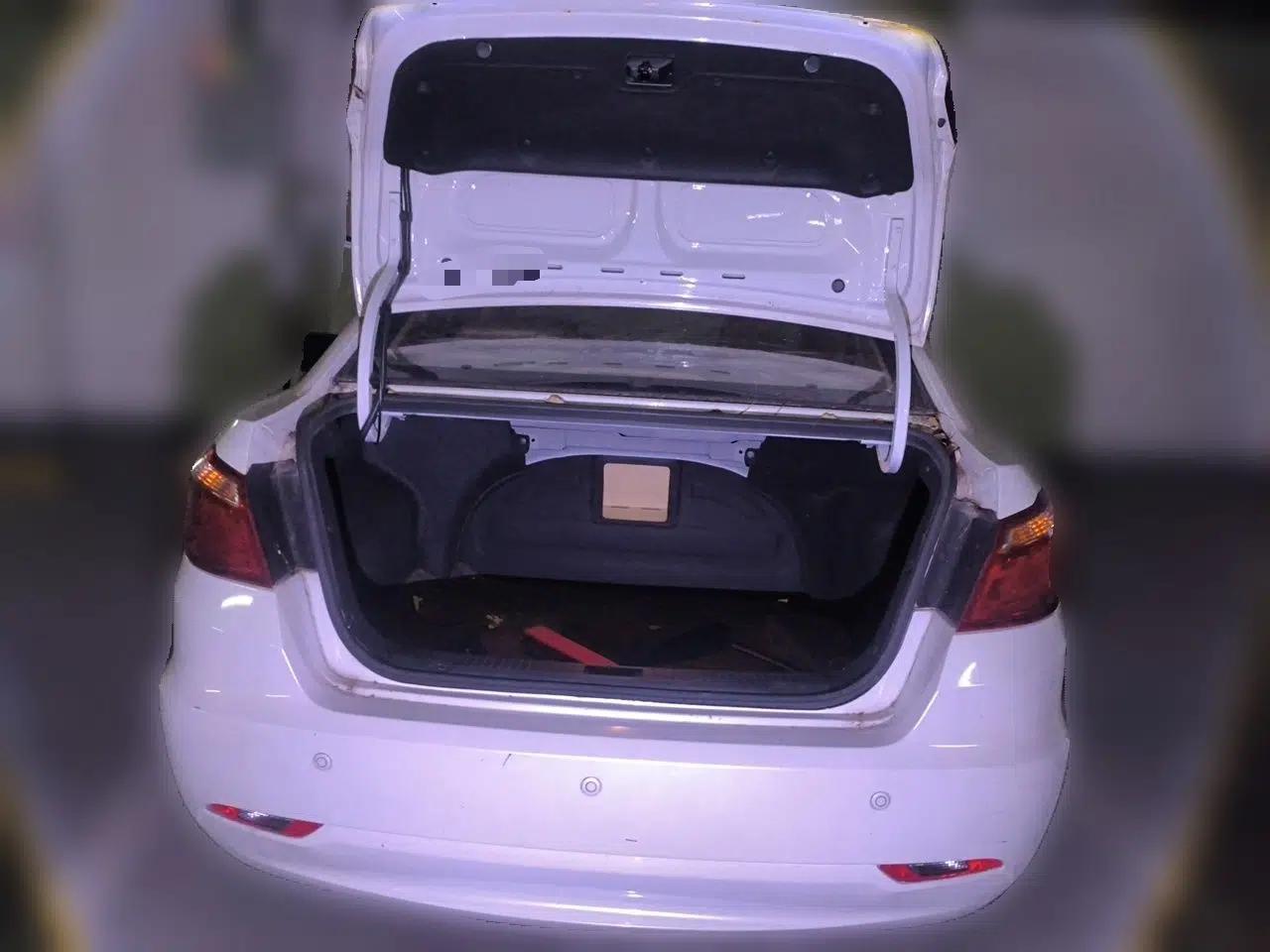 CHANGAN Eado 2015 1.6L Manual Luxury Model China IV Standard — миниатюра 19