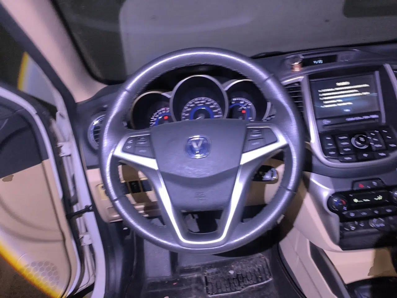 CHANGAN Eado 2015 1.6L Manual Luxury Model China IV Standard — миниатюра 10