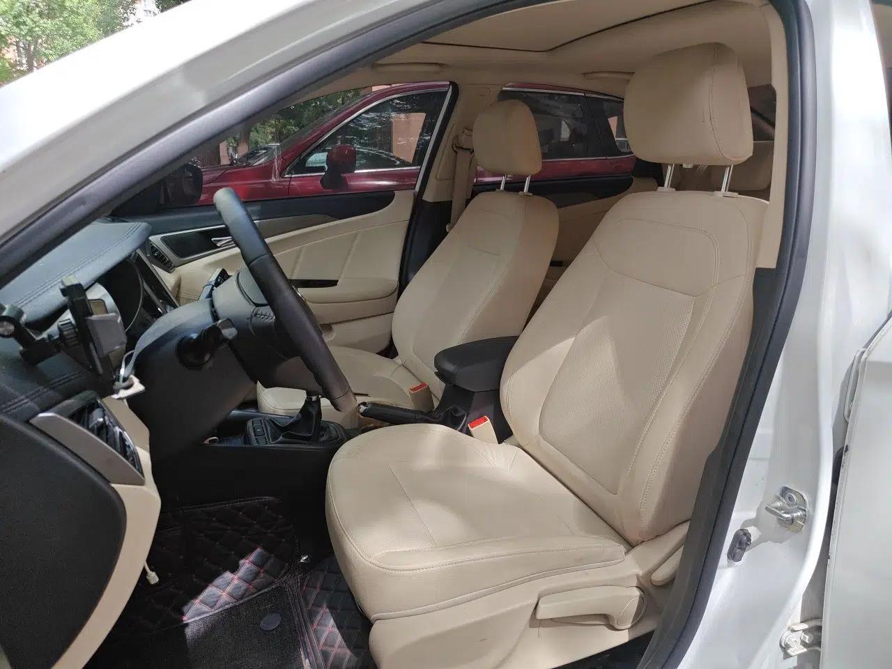 CHANGAN Eado 2016 1.6L Manual Fashion Edition — миниатюра 15