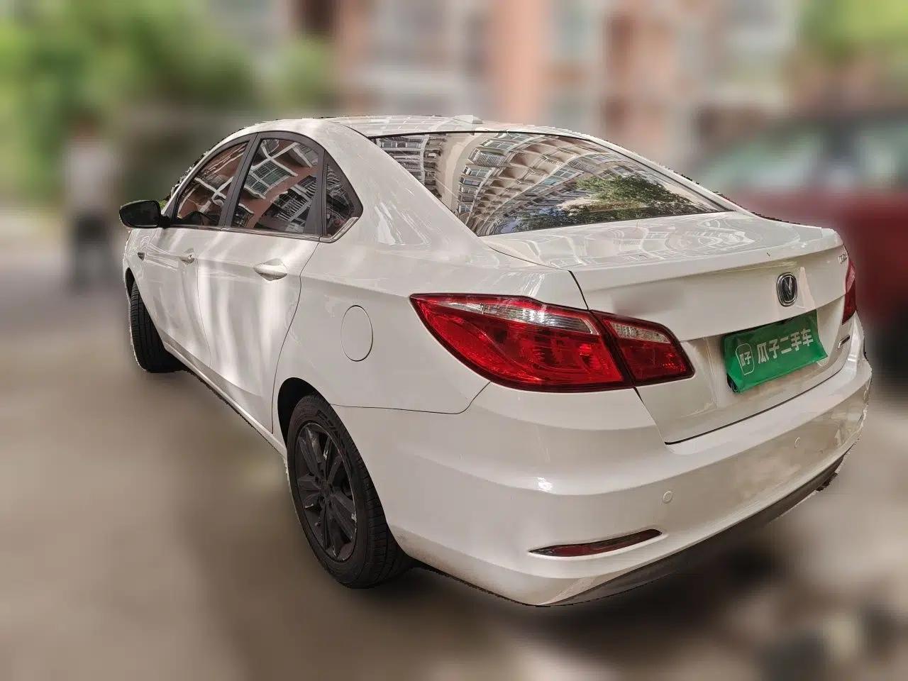 CHANGAN Eado 2016 1.6L Manual Fashion Edition — миниатюра 4