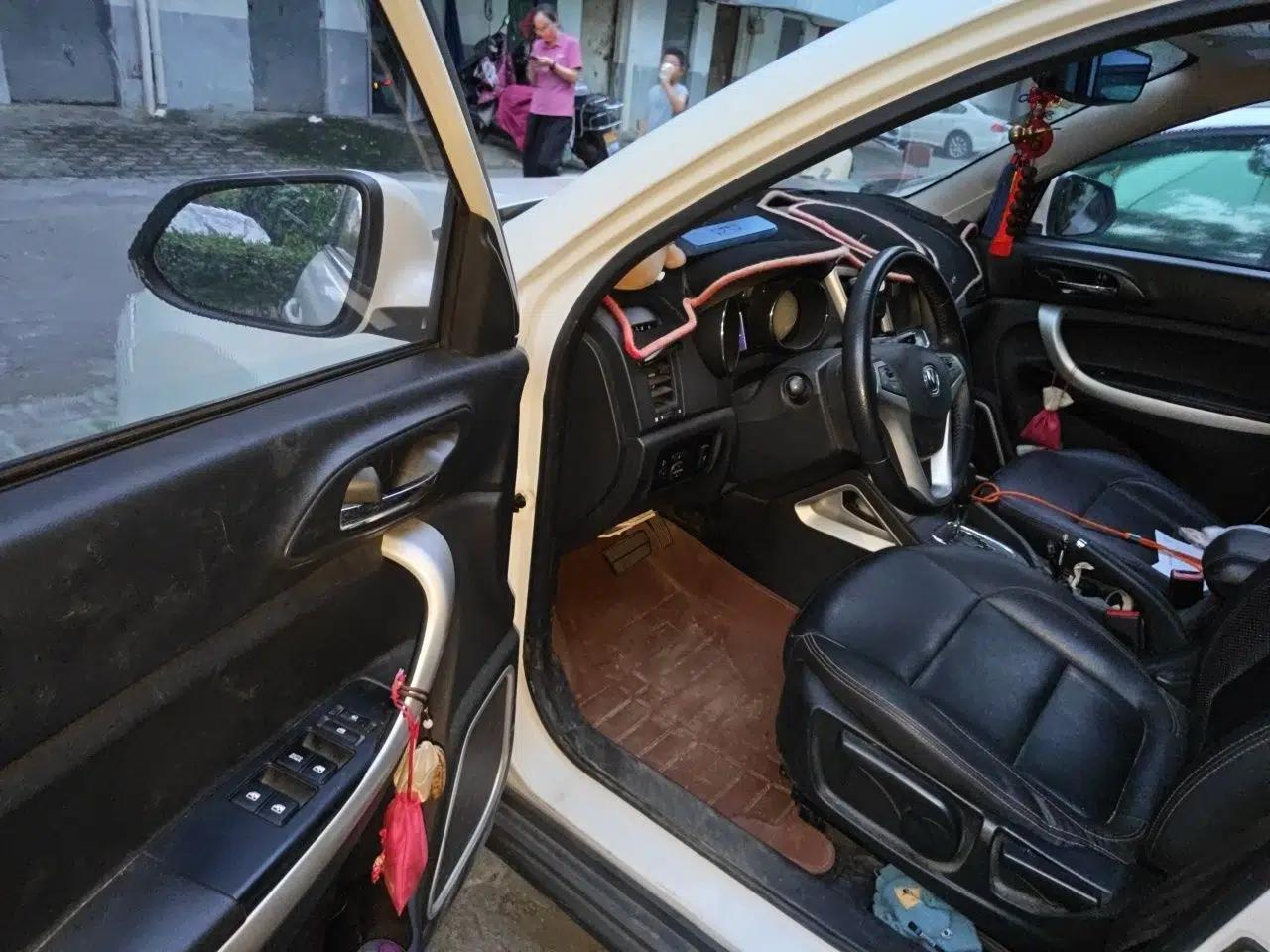 CHANGAN CS35 2016 1.6L Automatic Luxury Model China V Standard — миниатюра 16